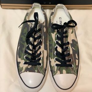 Converse Men’s 10 Women’s 12 Pebble/Dark
